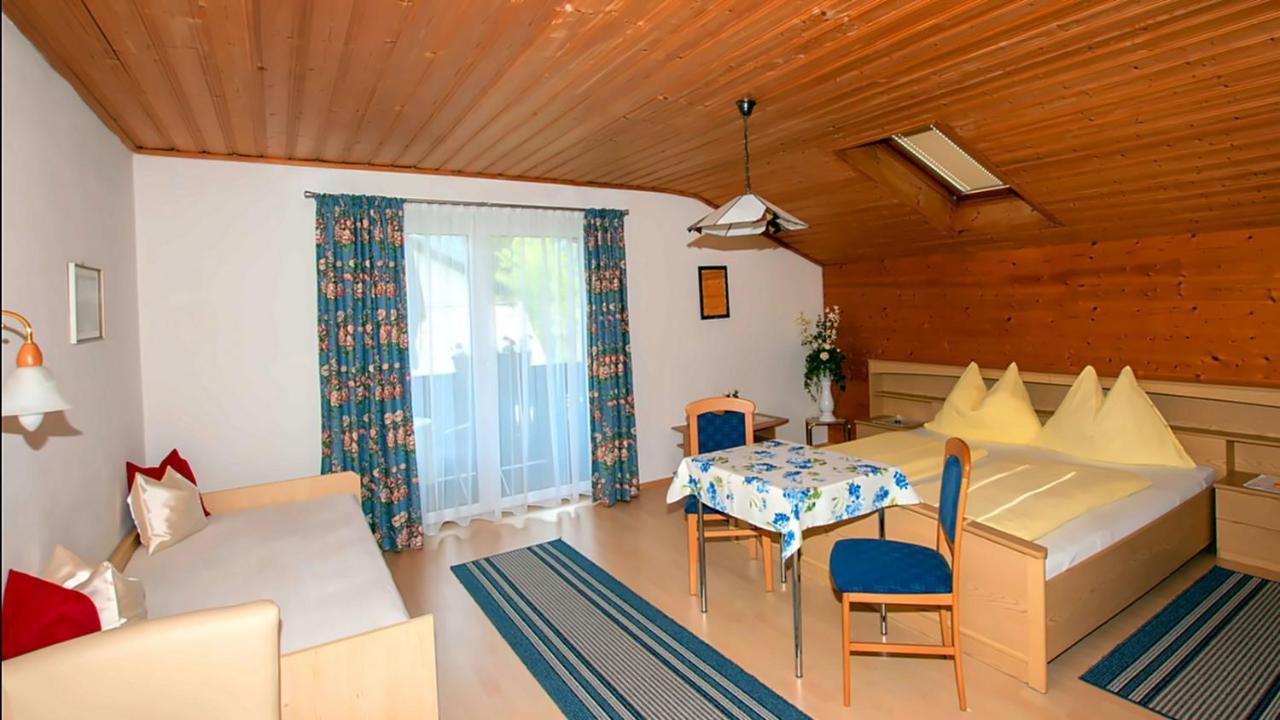 Ferienwohnung Neuhuber Bad Goisern Bagian luar foto